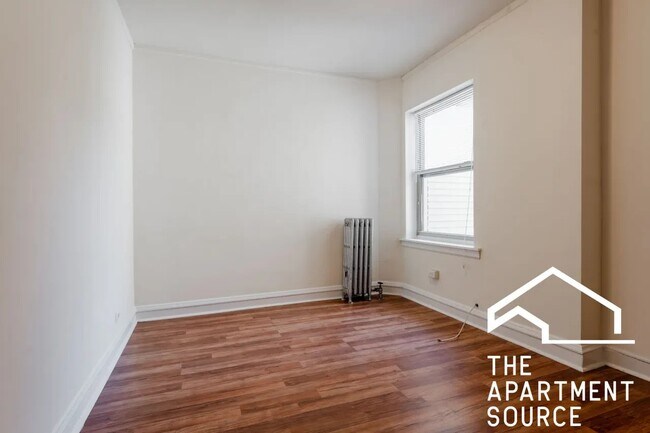Building Photo - 2536 N Sawyer Ave