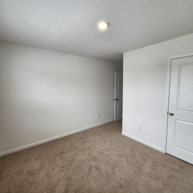 Building Photo - 8503 Beckett Chase Wy