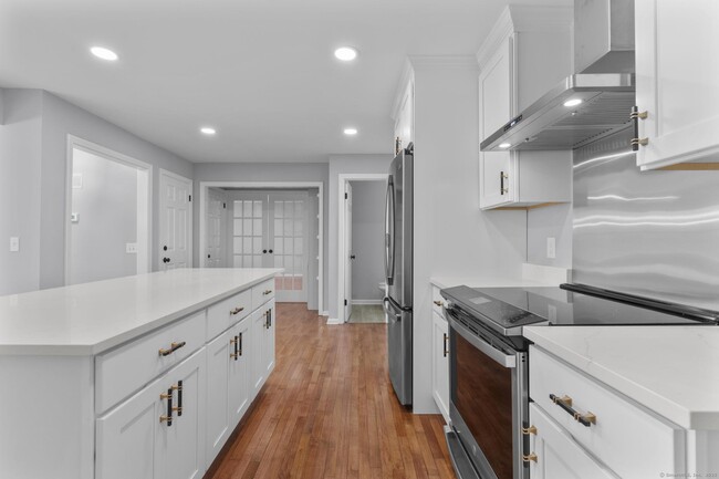Building Photo - 40 Harkness Dr