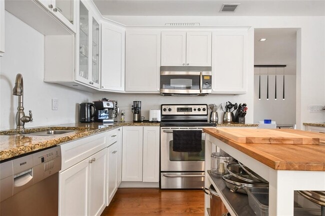 Building Photo - 311 E Morse Blvd