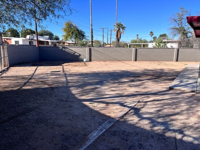 Building Photo - 7130 E 30th St