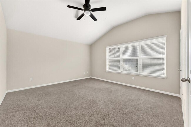 Building Photo - 516 E Slaughter Ln