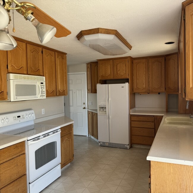 Building Photo - 4156 Charles Dr