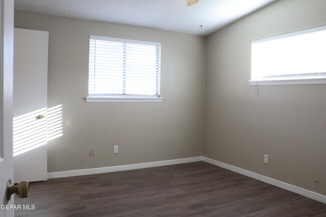 Building Photo - 6704 La Cadena Dr