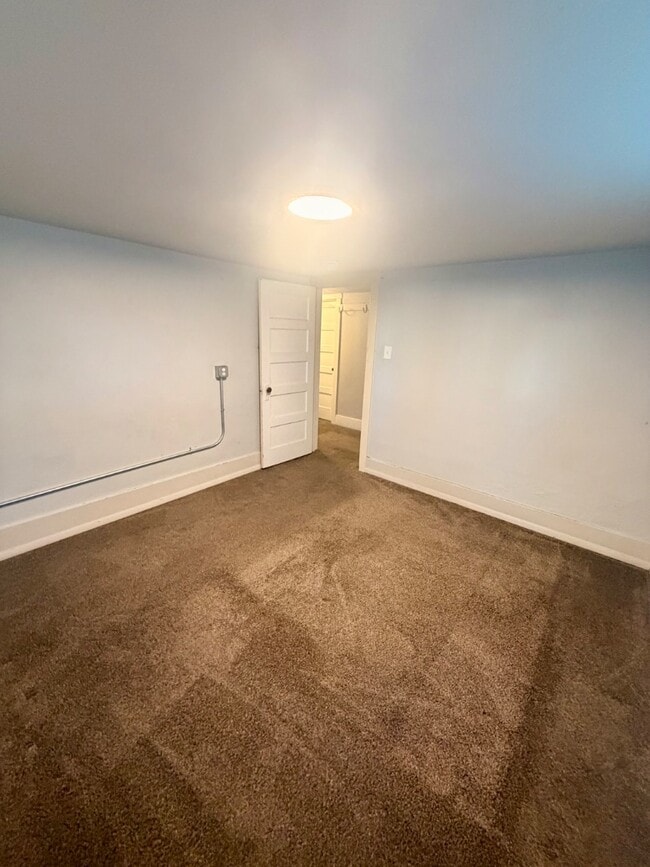 Building Photo - 170 E 300 N