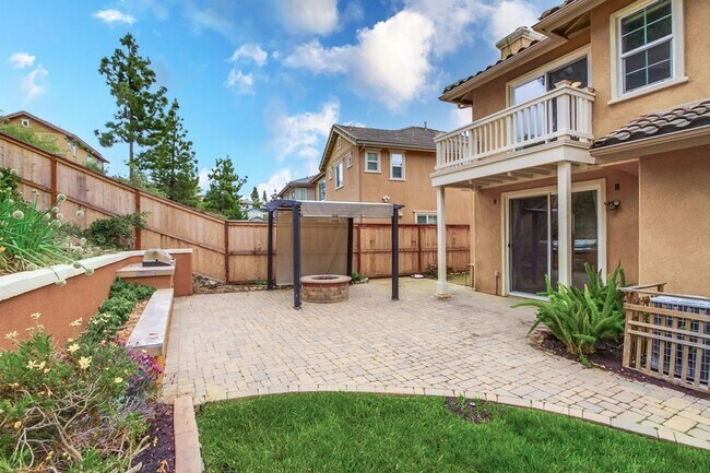 Building Photo - 4 Bedroom Cul-de-Sac home in San Elijo Hills!
