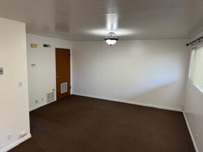 Building Photo - 2-Bedroom Apartment, Close to BYU campus