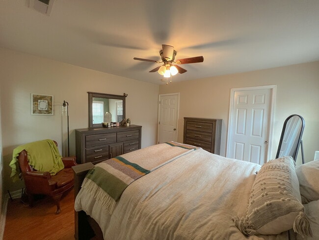 Building Photo - 132 Crooked Run Dr