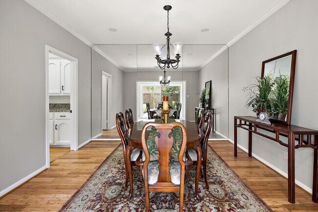 Building Photo - 627 Chadbourne Ct