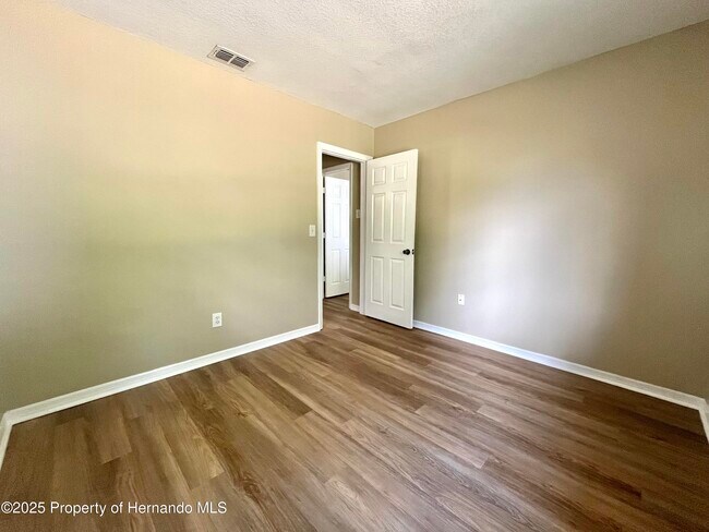 Building Photo - 1032 Marlow Ave