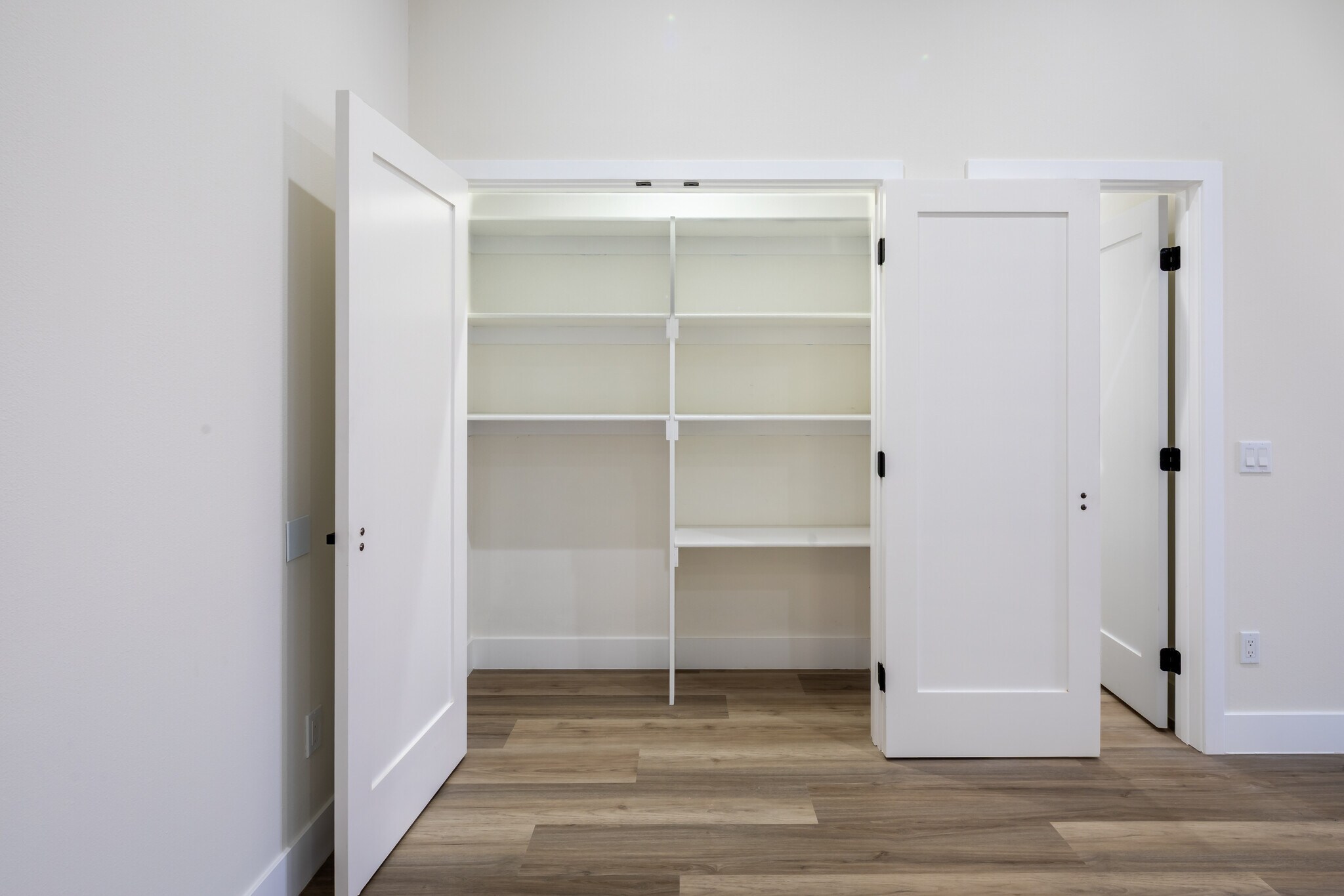 Building Photo - 13680 Mark Dr