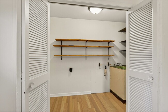 Building Photo - 3637 Sunset Dr