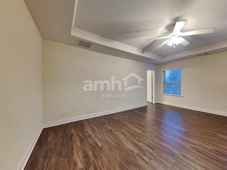 Building Photo - 2515 Beal St