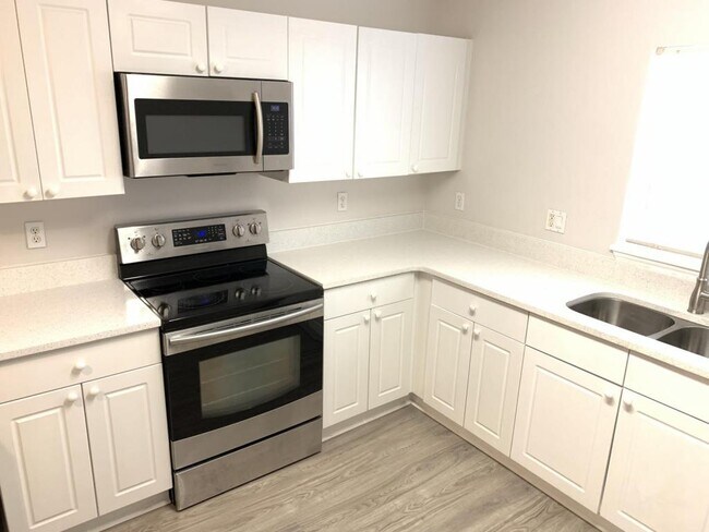 Building Photo - 2869 Club Cortile Circle