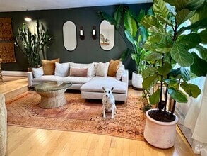 Building Photo - Available in July! Pet Friendly Fully Furn...