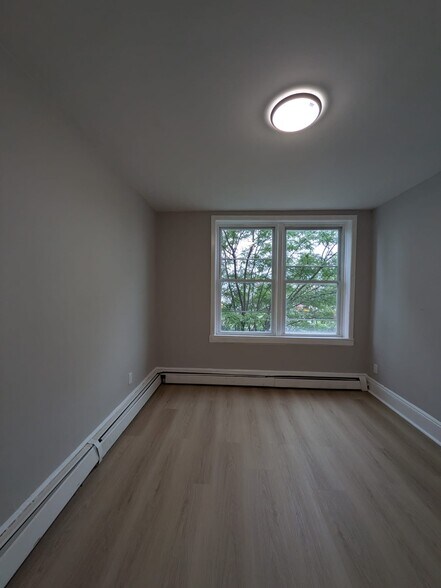 Building Photo - 970 Broadway
