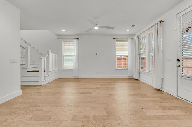 Building Photo - Must See Beautiful 3BR Home in Nexton with Primary Suite Downstairs and a Fenced in Yard & Upstai...