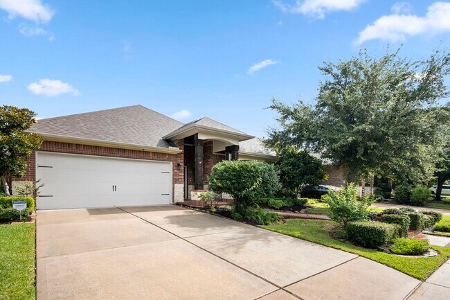 Building Photo - 18918 Cove Mill Ln