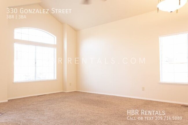 Building Photo - 330 Gonzalez St