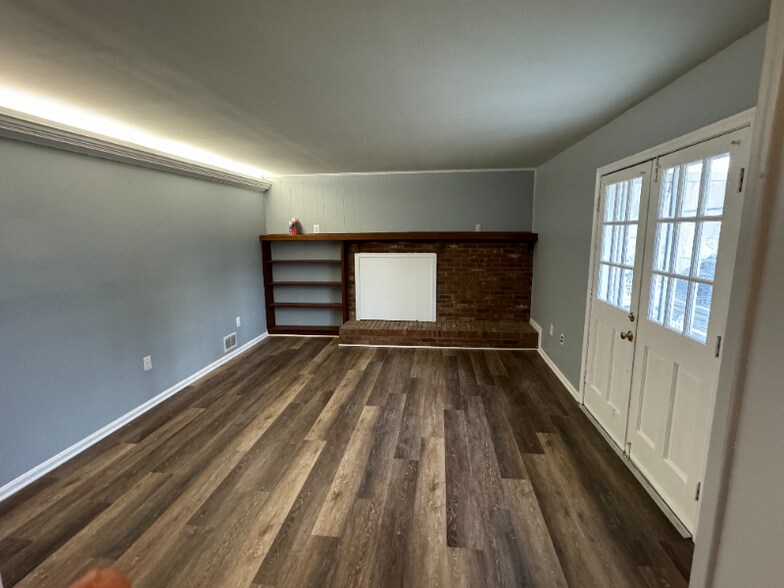 Building Photo - 3405 Glen Ave