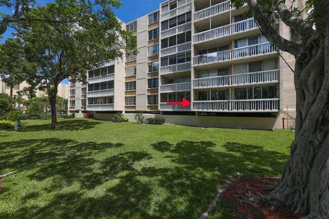 Building Photo - 7081 Environ Blvd