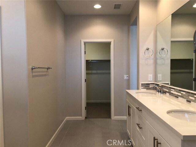 Building Photo - 114 Primrose Dr