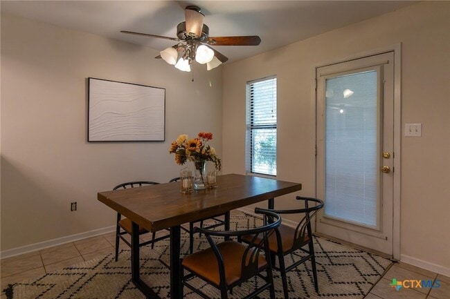 Building Photo - 1609 Ronstan Dr