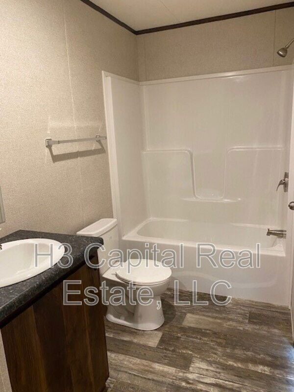 Building Photo - 524 Chickadee St