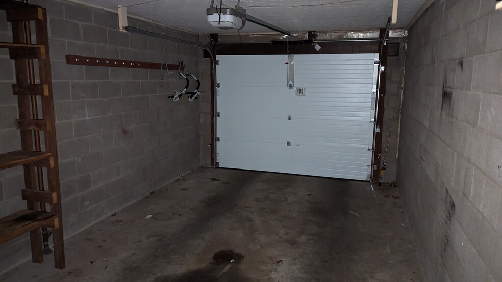 Building Photo - 907 Colegate Dr