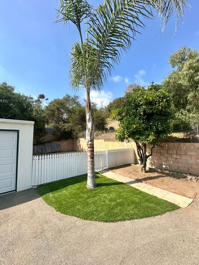 Building Photo - Beautifully Remodeled Unit on the East Side of Santa Barbara