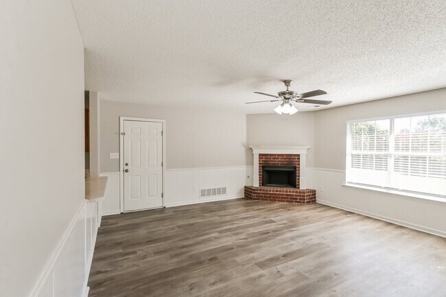 Building Photo - 6422 Manchester St