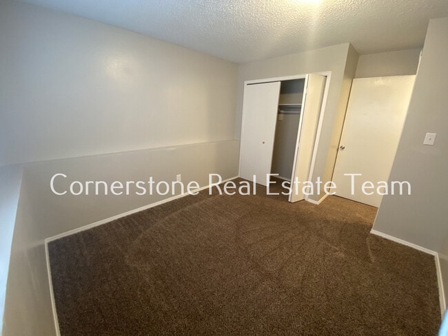 Building Photo - 2627 E Uintah St