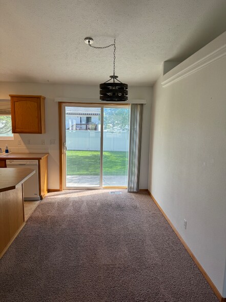 Building Photo - 2598 W Broadmoore Dr