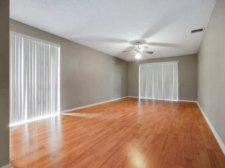 Building Photo - 1594 The 12th Fairway