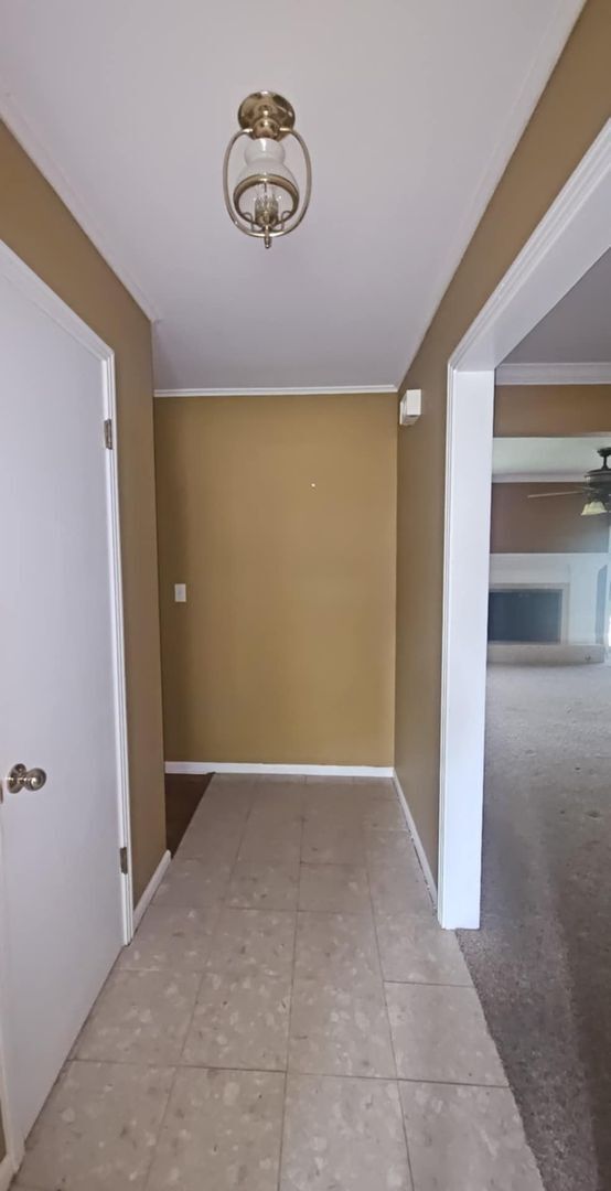 Building Photo - Beautiful 3 bed home