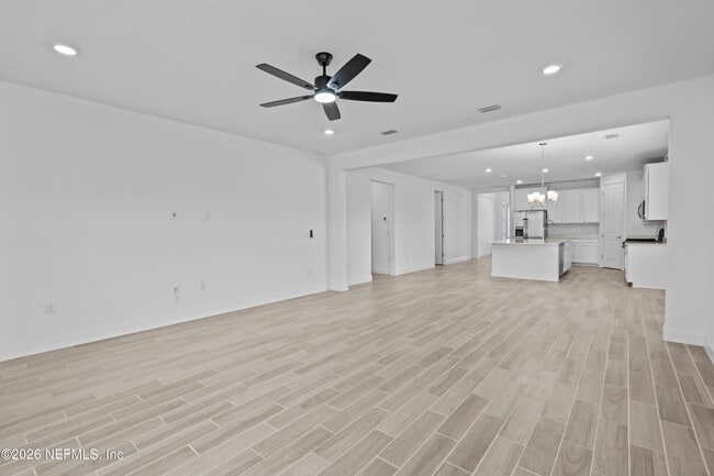 Building Photo - 260 Oaklawn Ct