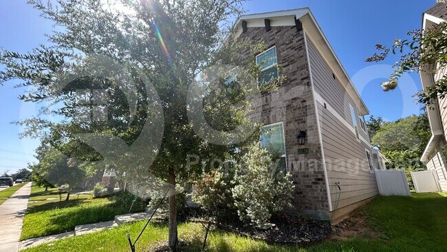 Building Photo - 10116 Revere Dr