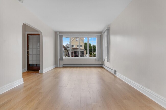 Building Photo - 120 W 45th St