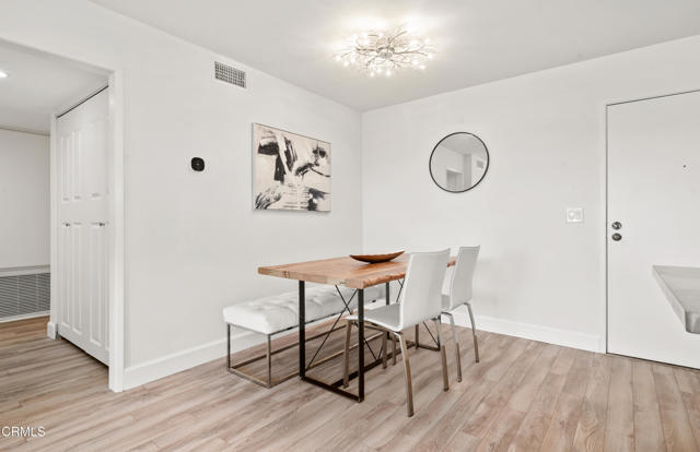 Building Photo - 4239 Vía Arbolada