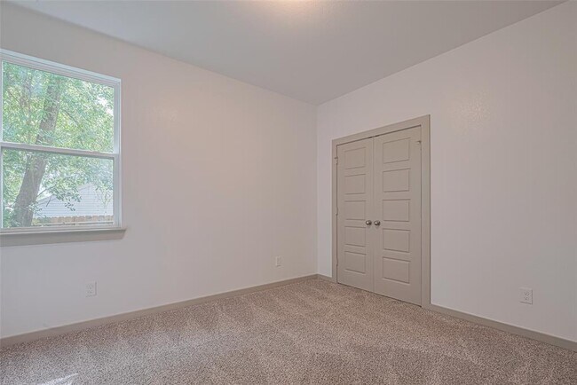 Building Photo - 11622 Twain Dr
