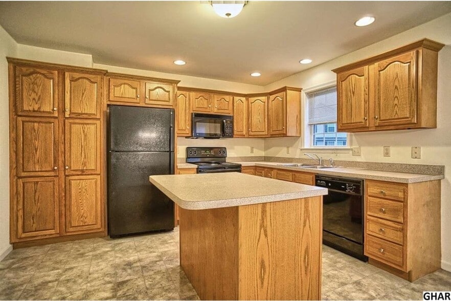 Building Photo - 479 Waterleaf Court