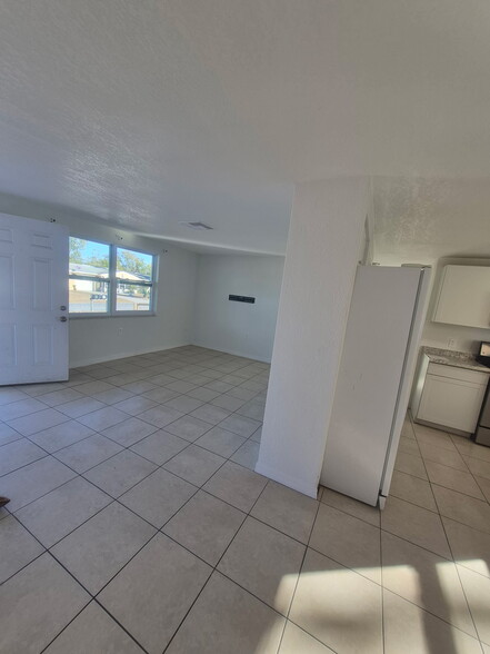 Building Photo - 6989 Alken Cir