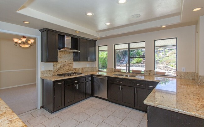 Building Photo - Charming 4 bedroom Home in Oceanside