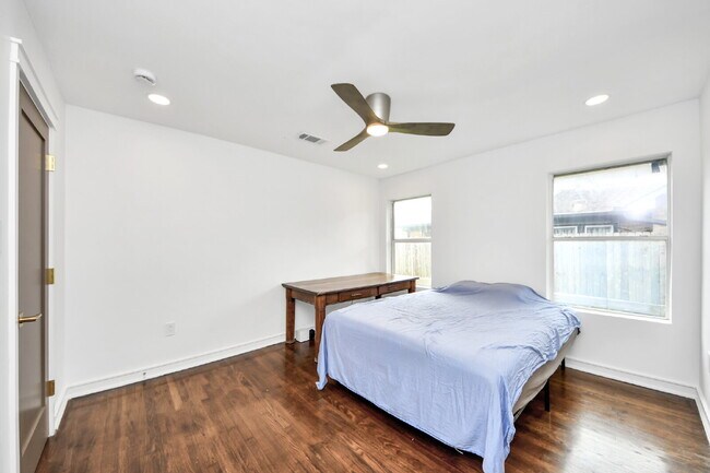 Building Photo - Luxury Living Meets Modern Elegance in the Heart of Houston