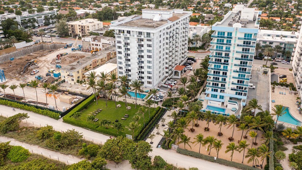 Building Photo - 9172 Collins Ave