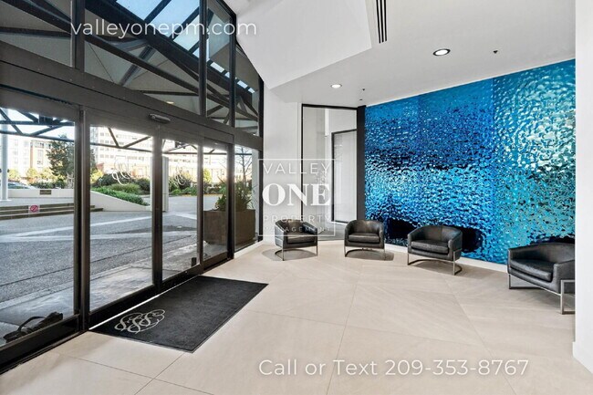 Building Photo - Fully Furnished Condo With Panoramic San Francisco Bay Views and Unbeatable Amenities