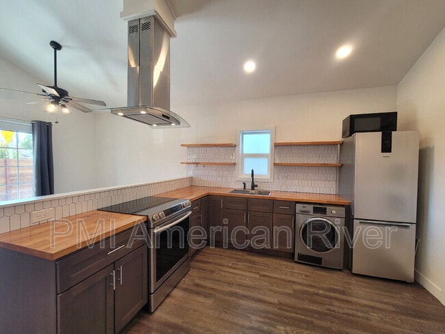 Building Photo - 3825 7th Ave