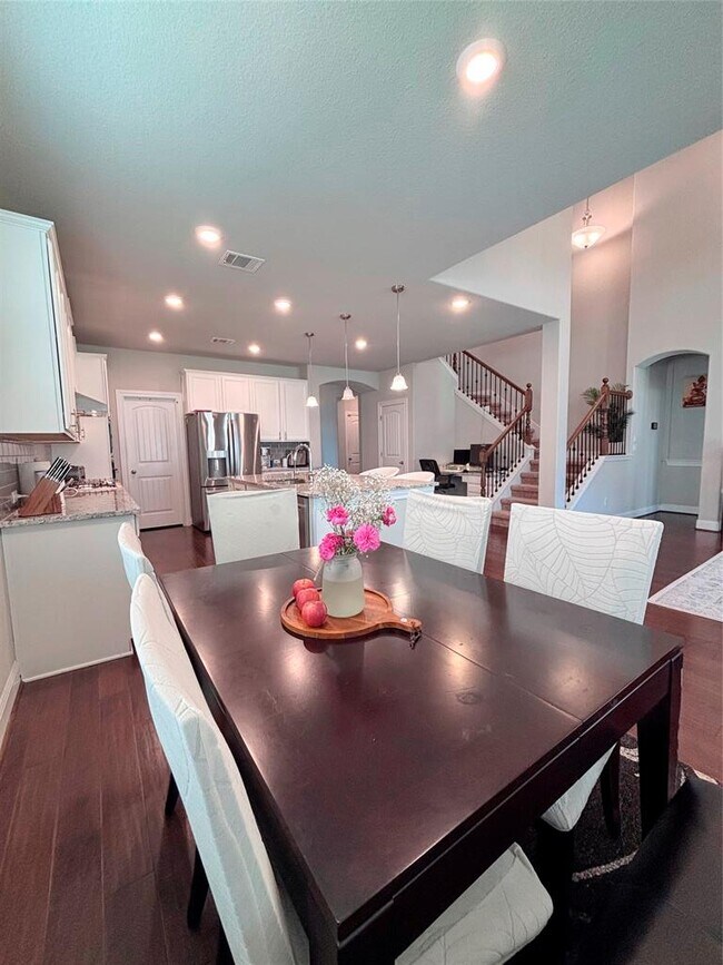 Building Photo - 5408 La Canada Wy