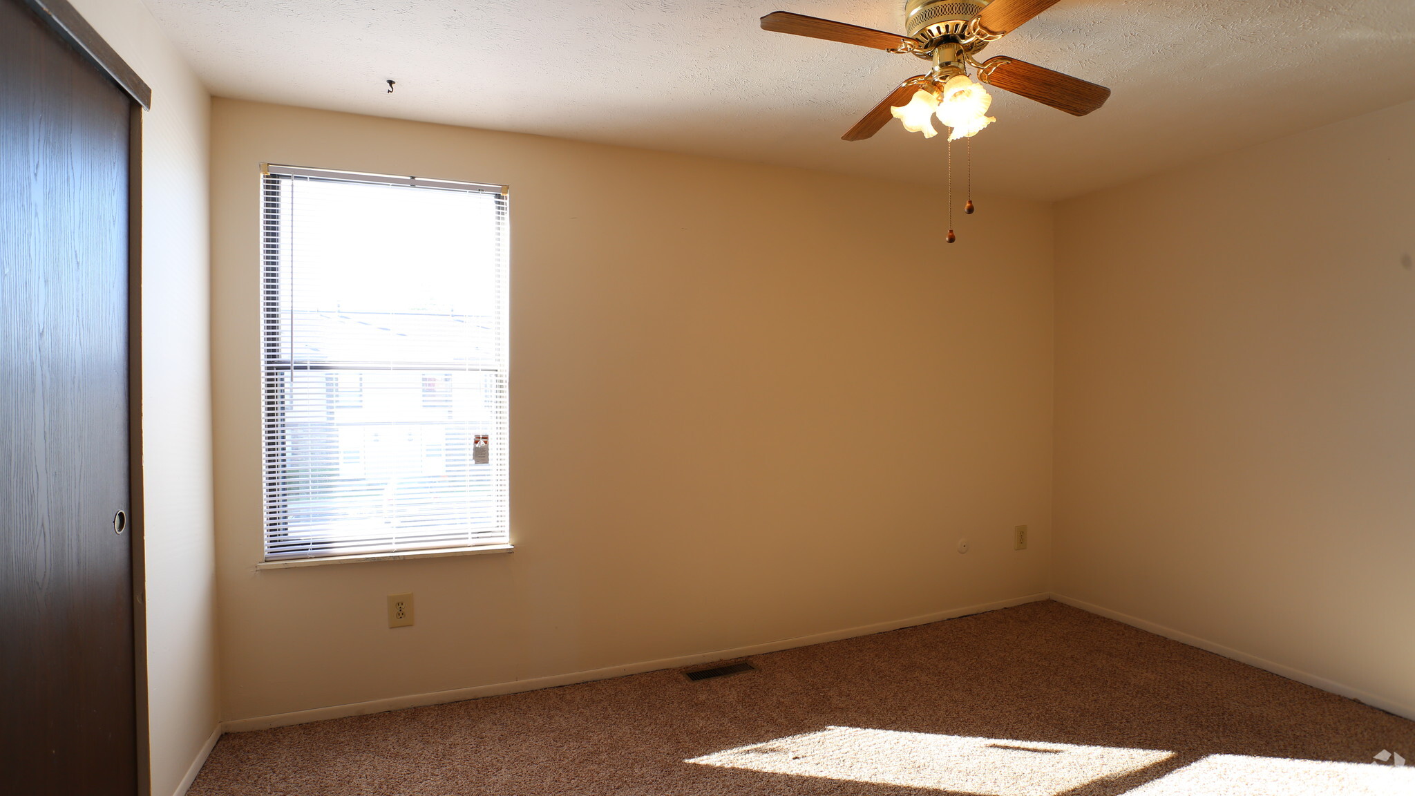 Bedroom - Maple Valley Apartments