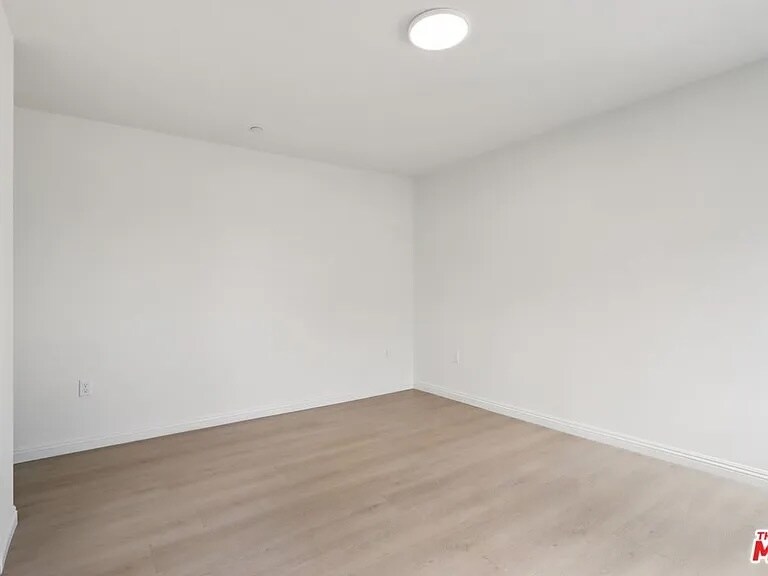 Building Photo - 1673 E 111th St